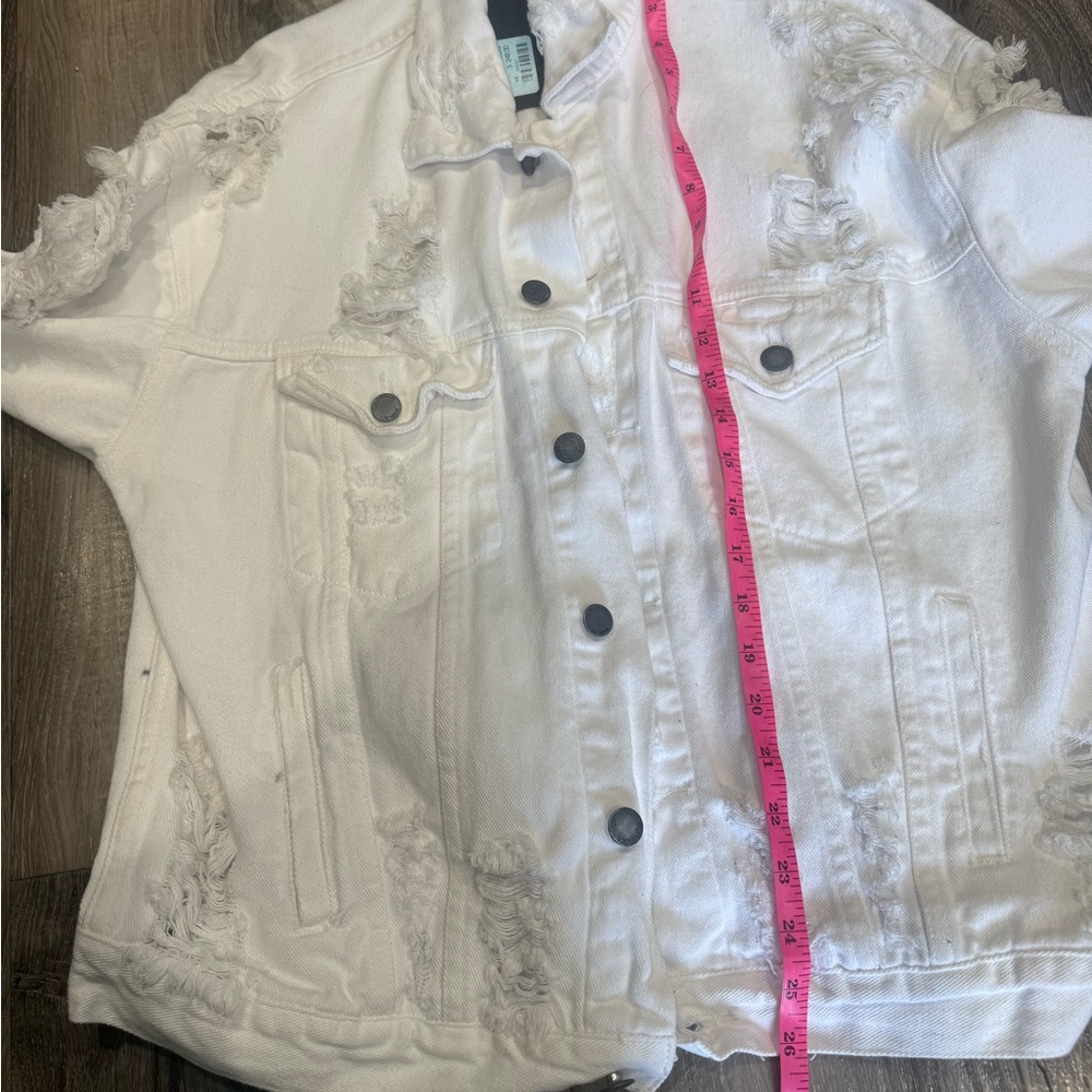 Carmar LF Audre Distressed White Denim Trucker Jacket Oversized XS NWT - Picture 3 of 11